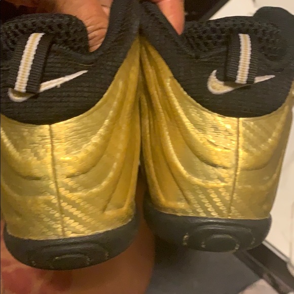 SOLD Gold/Black Foams Size 3y SOLD - Picture 2 of 6